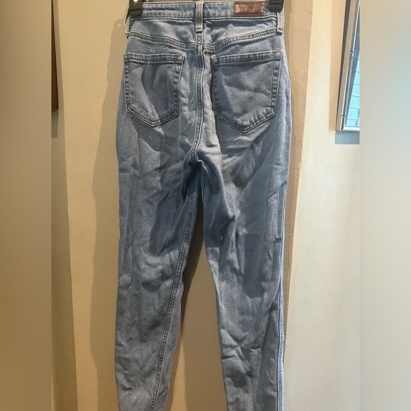 Women’s light colored jeans - Picture 3 of 3